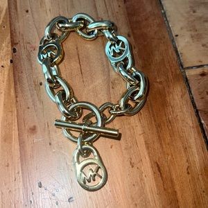 Michael Kors Link toggle bracelet gold color